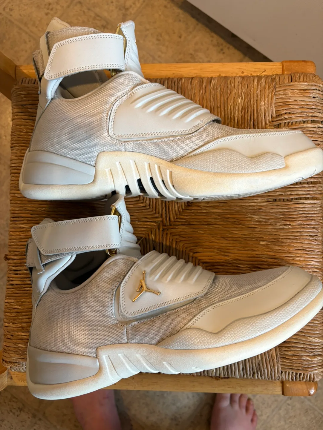 Lightly used Jordan Generation 23 size 13 men’s image indicator(2)