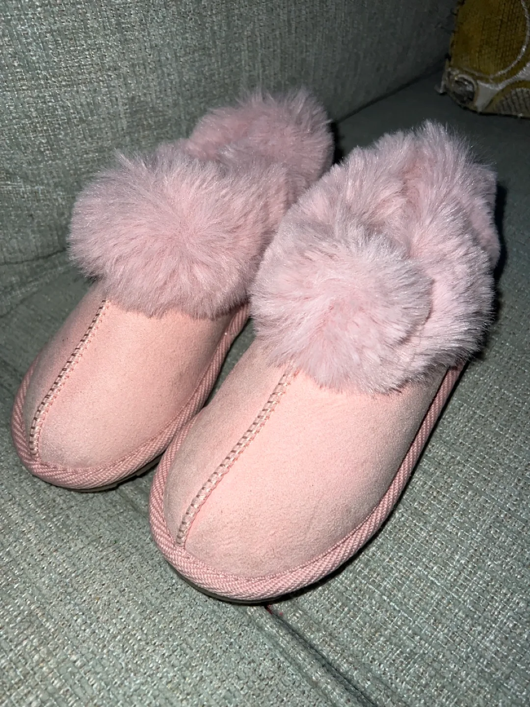 Pink Fuzzy Slippers Size 10 image indicator(2)