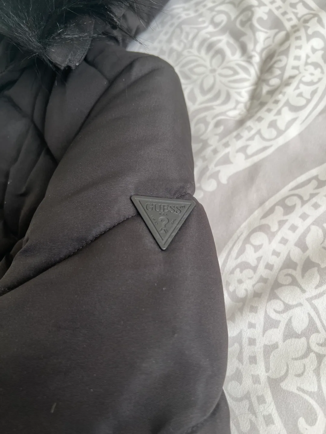 New Guess Women's Black Puffer Jacket with Faux Fur Hood image indicator(5)