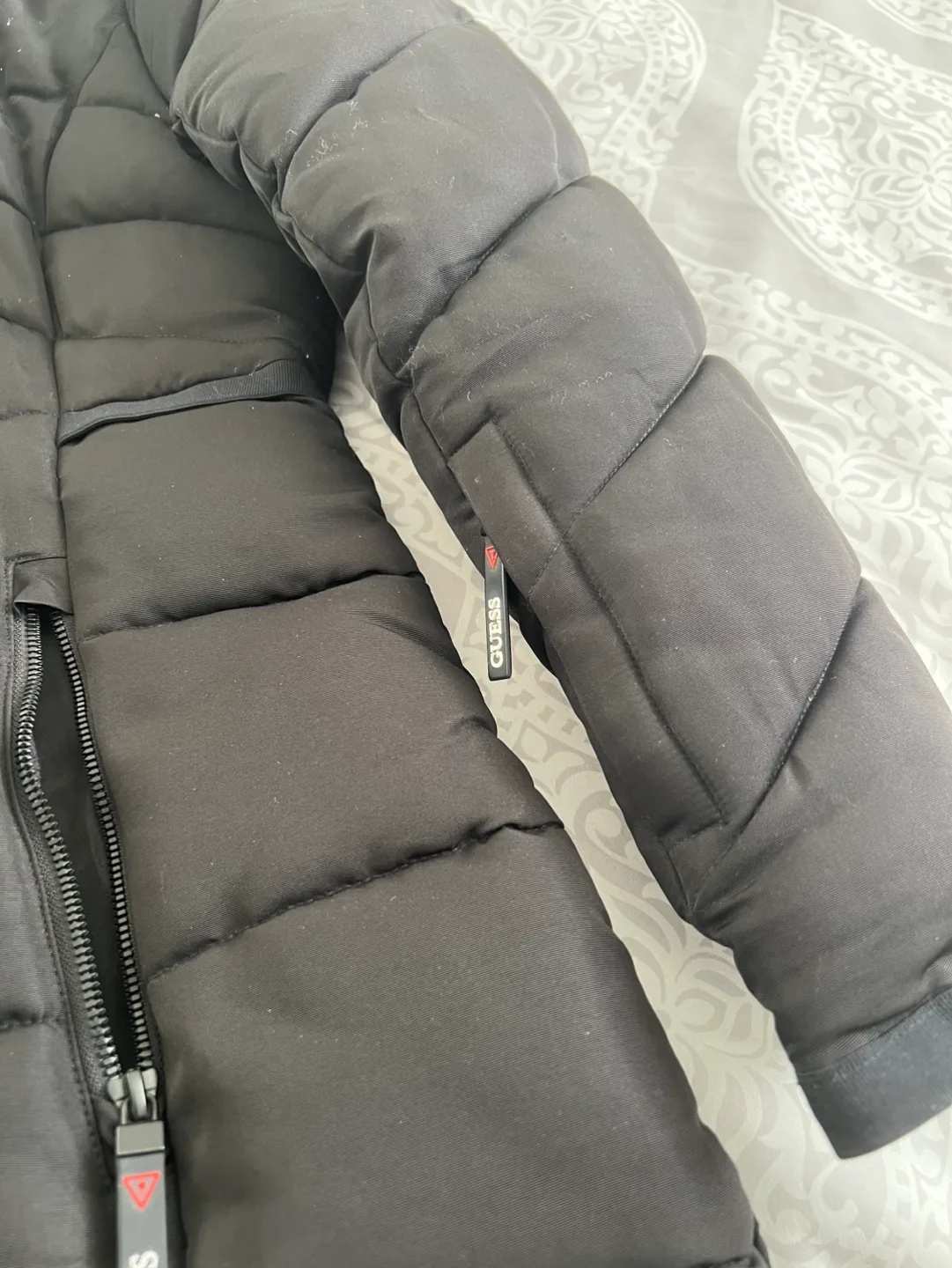 New Guess Women's Black Puffer Jacket with Faux Fur Hood image indicator(4)