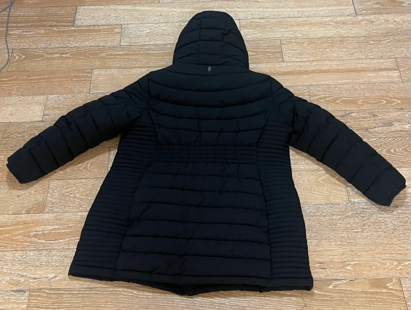 Women's Black Puffer Jacket with Hood image indicator(2)