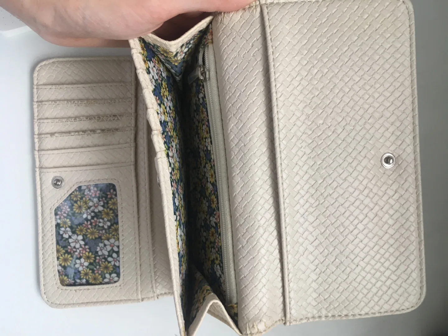 🏈 Call It Spring White Eggshell Cream Soft Wallet Women’s image indicator(3)