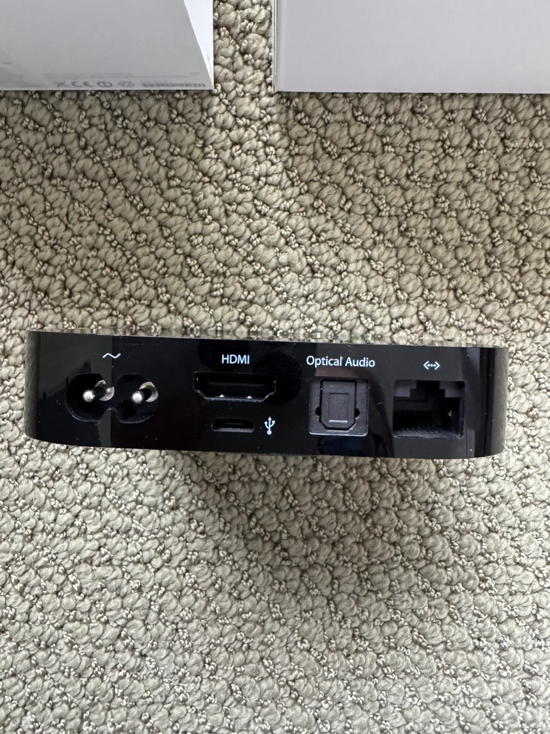 Apple TV 3rd Generation with Remote & Box image indicator(3)