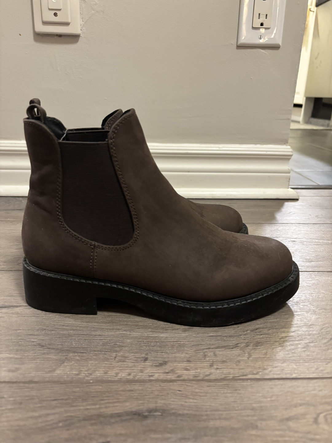 Women's Brown ALDO Chelsea Boots - Size 8.5 - photo 2