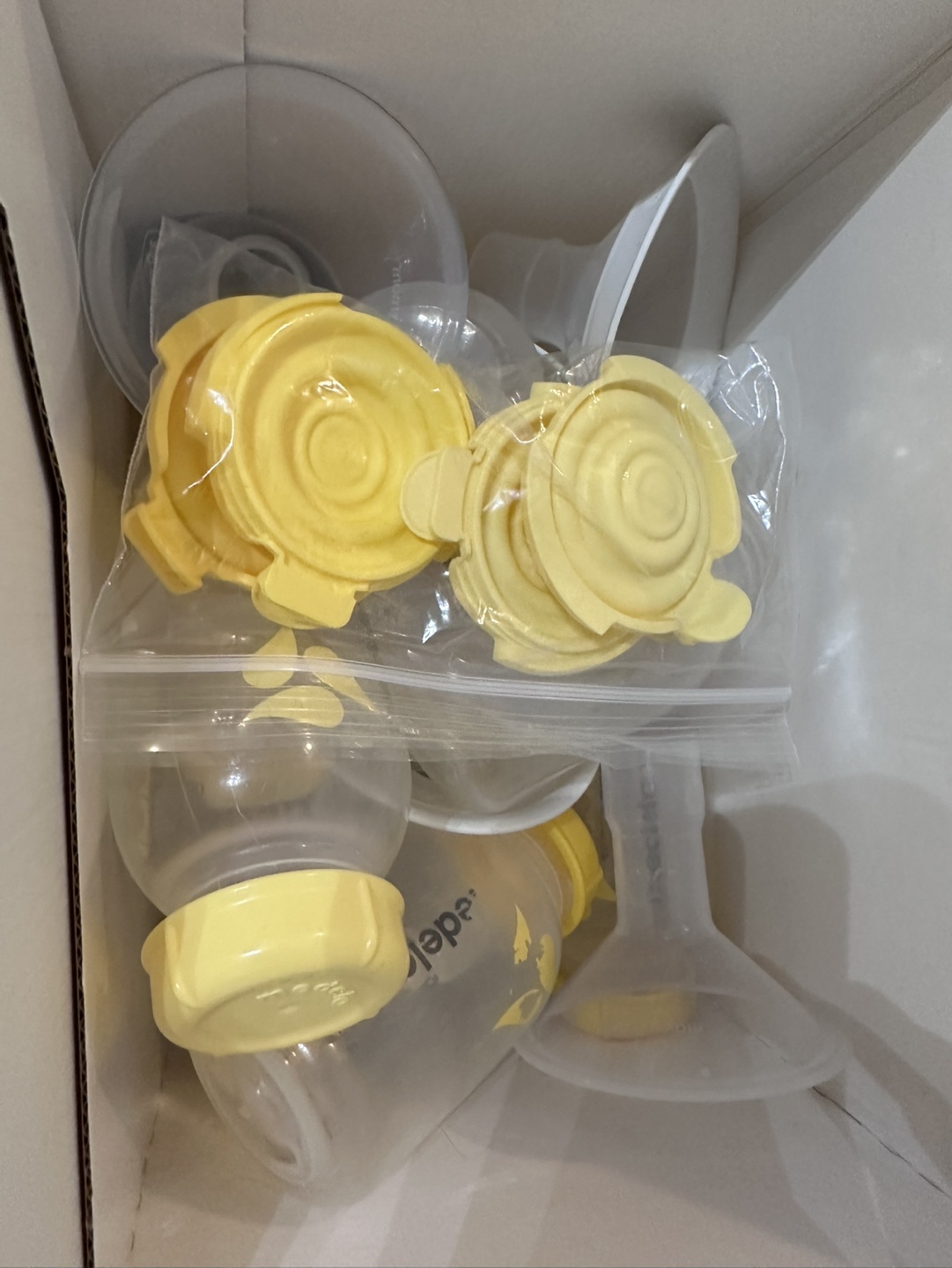 Medela Pump In Style with MaxFlow - photo 4