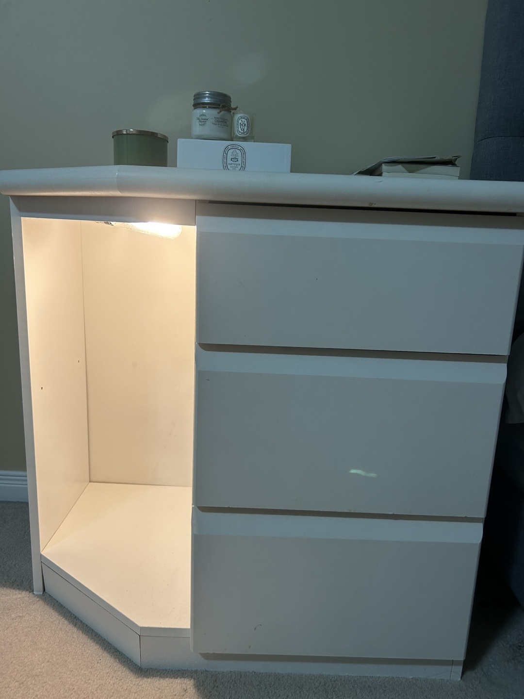 White Corner Nightstand with Built-in Lighting - photo 2
