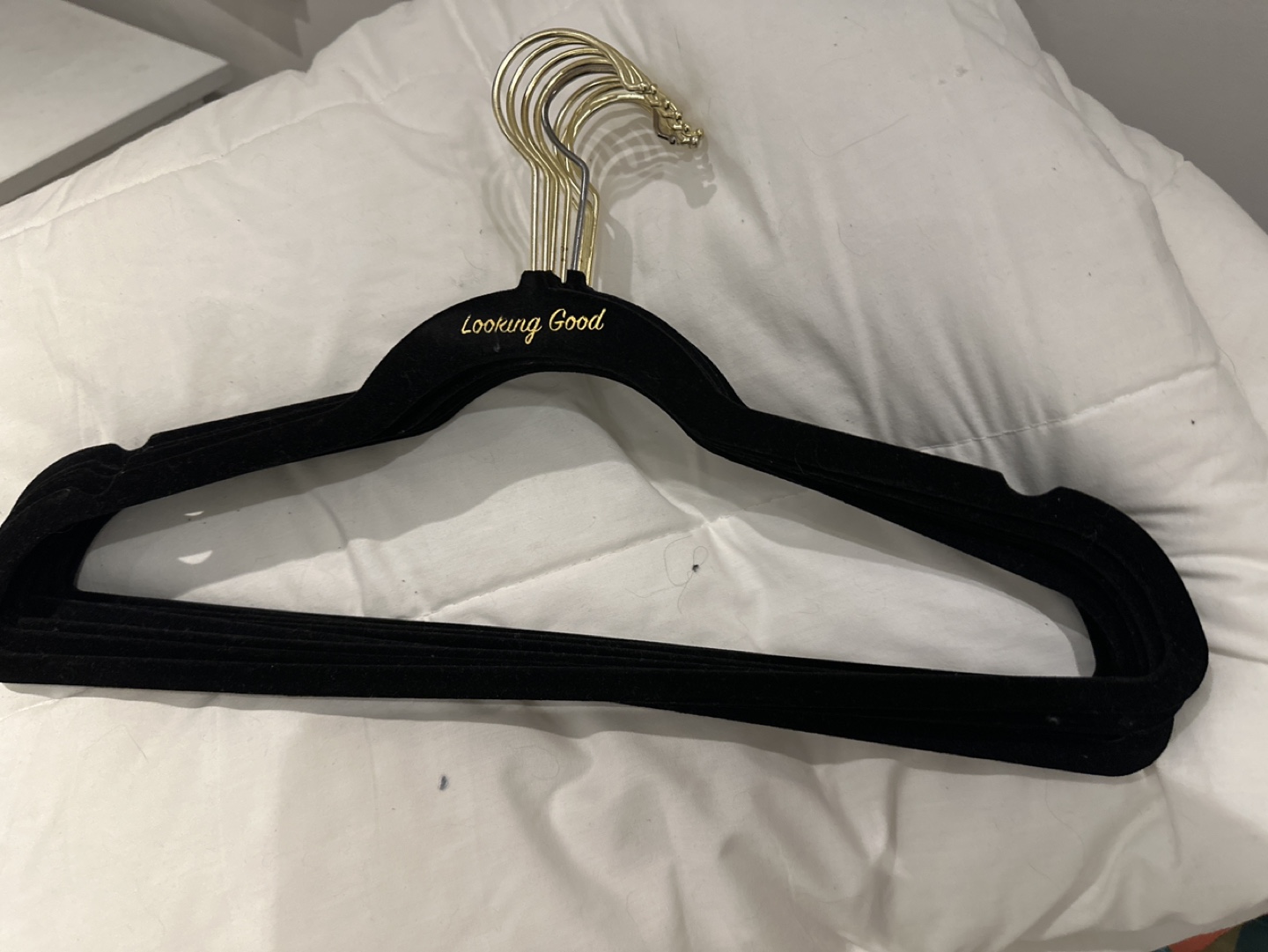 Velvet hanger “Looking Good”