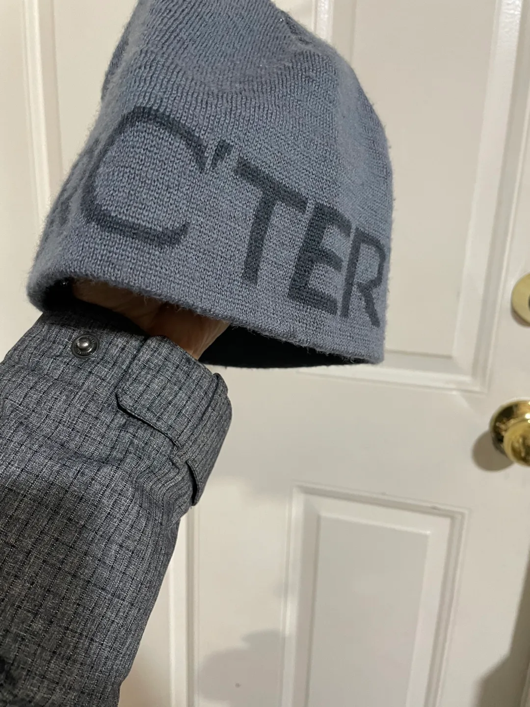 Arc'teryx Grey Beanie 🏈 image indicator(2)
