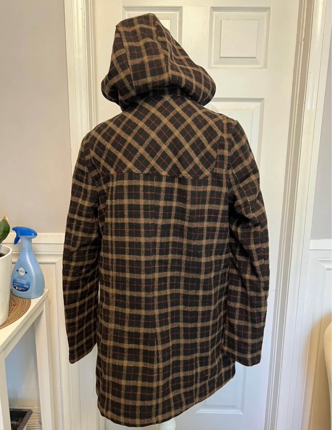 🏈 Women's H&C Brown Plaid Toggle Coat Size 42 image indicator(2)