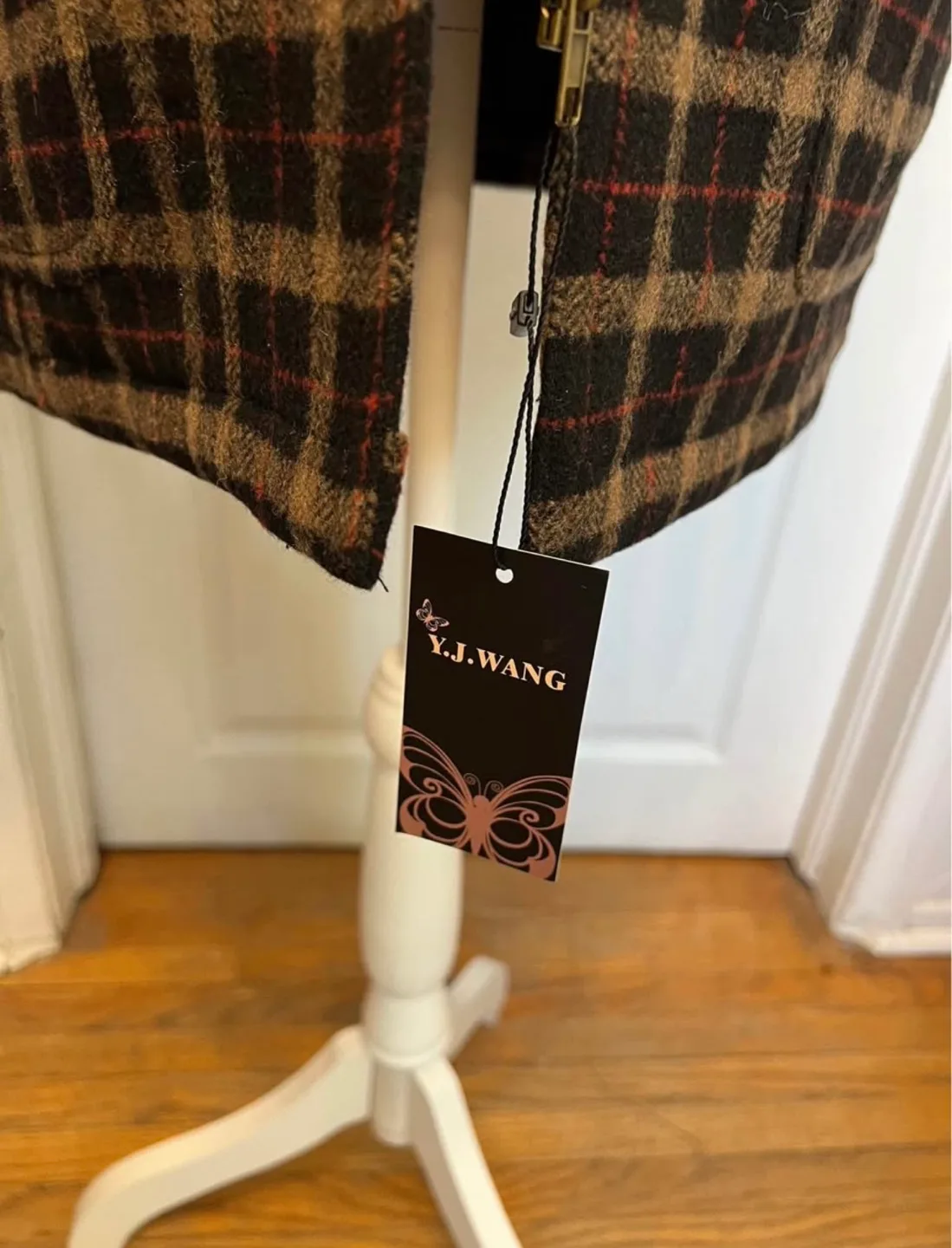 🏈 Women's H&C Brown Plaid Toggle Coat Size 42 image indicator(7)