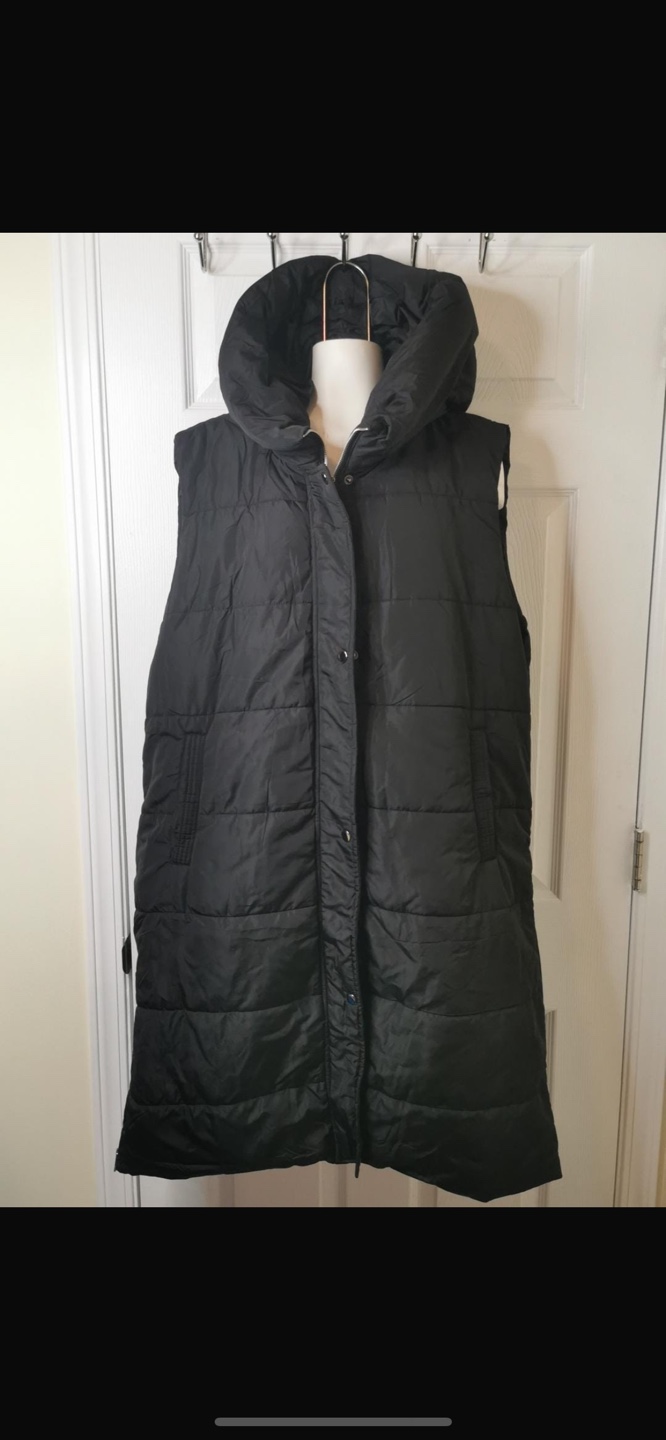 NEW! Women's Long Black Puffer Vest with Hood - photo 4