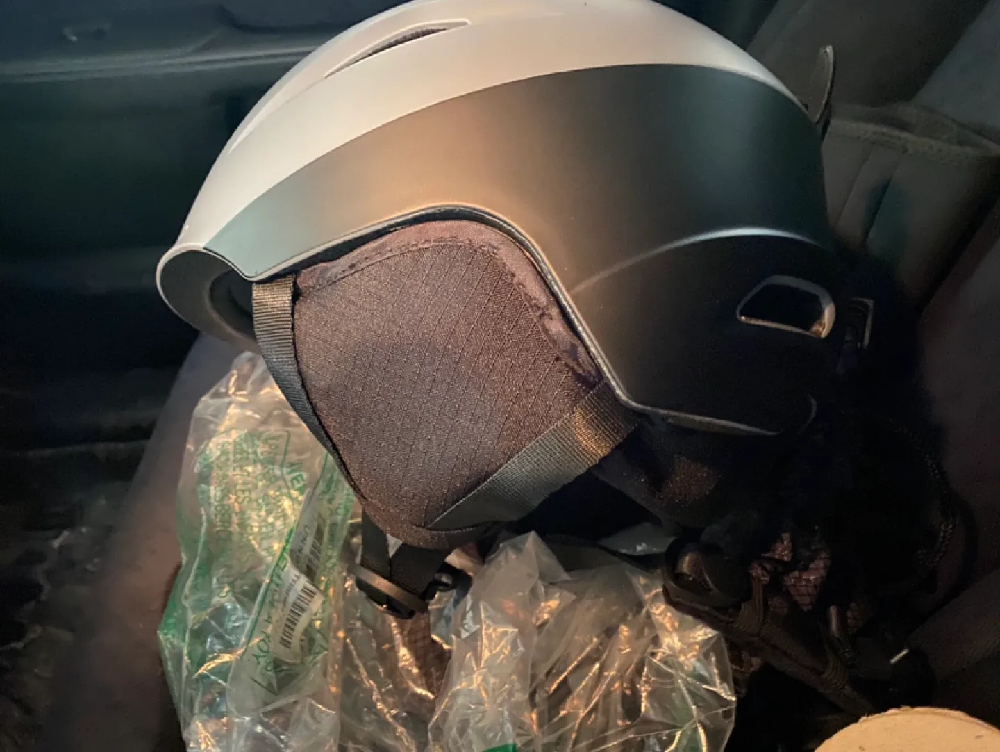 ODOLAND Ski Helmet, Goggles & Drawstring Bag Set image indicator(2)