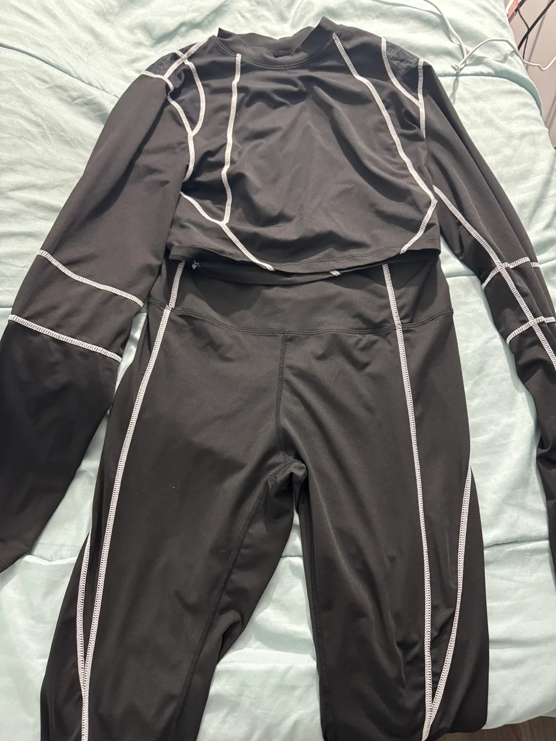 🏈 SHEIN Black Two-Piece Workout Set thumbnail