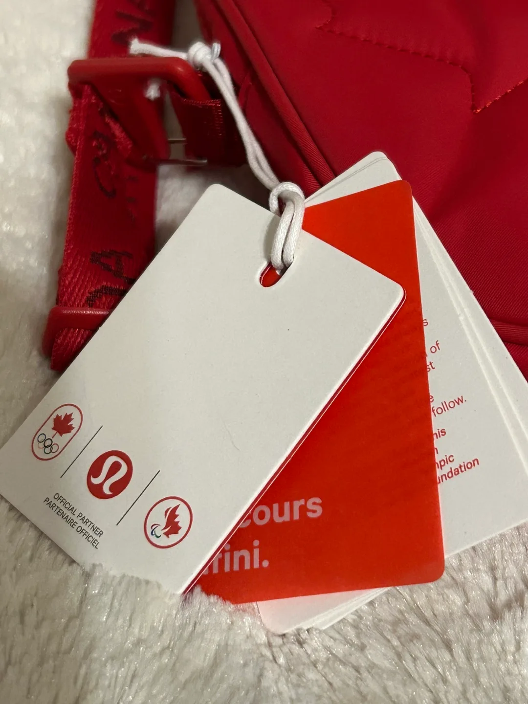 Lululemon Red Canada Olympic Crossbody Bag image indicator(2)