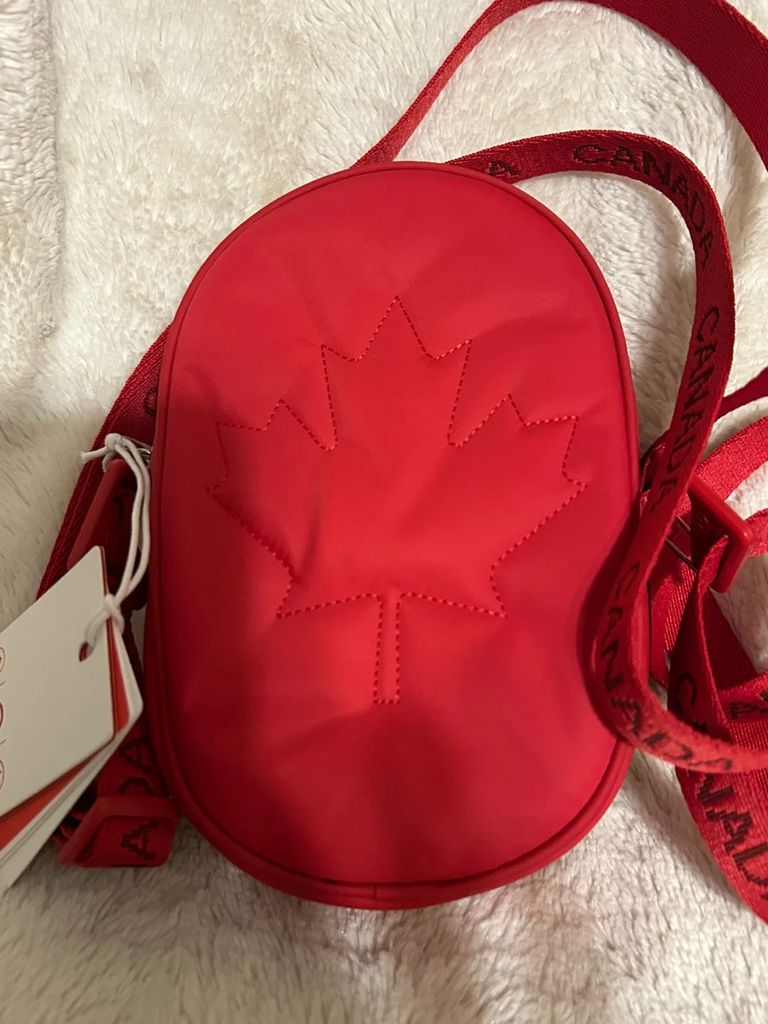 Lululemon Red Canada Olympic Crossbody Bag image indicator(3)