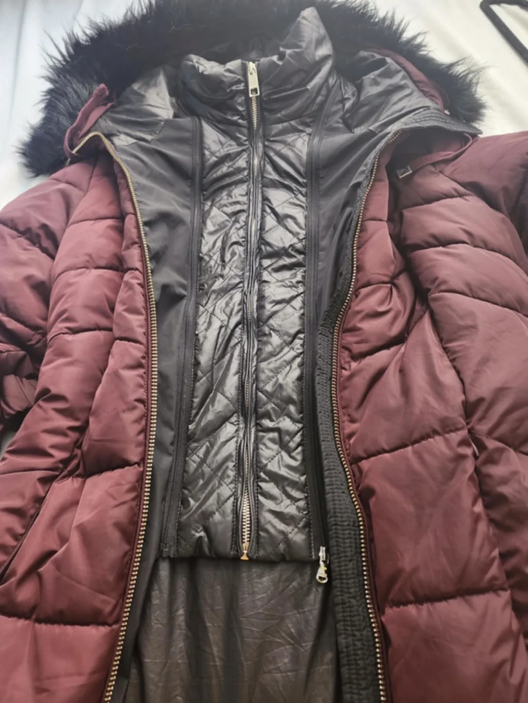 🏈Women's Guess Burgundy Puffer Coat with Faux Fur Hood image indicator(6)