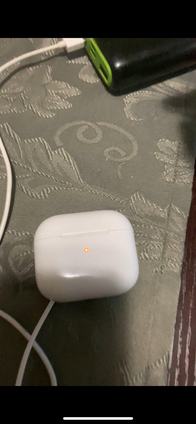 Apple AirPods 3 with Wireless Charging Case - photo 4