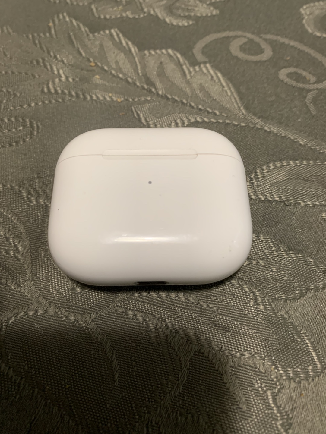 Apple AirPods 3 with Wireless Charging Case - photo 3