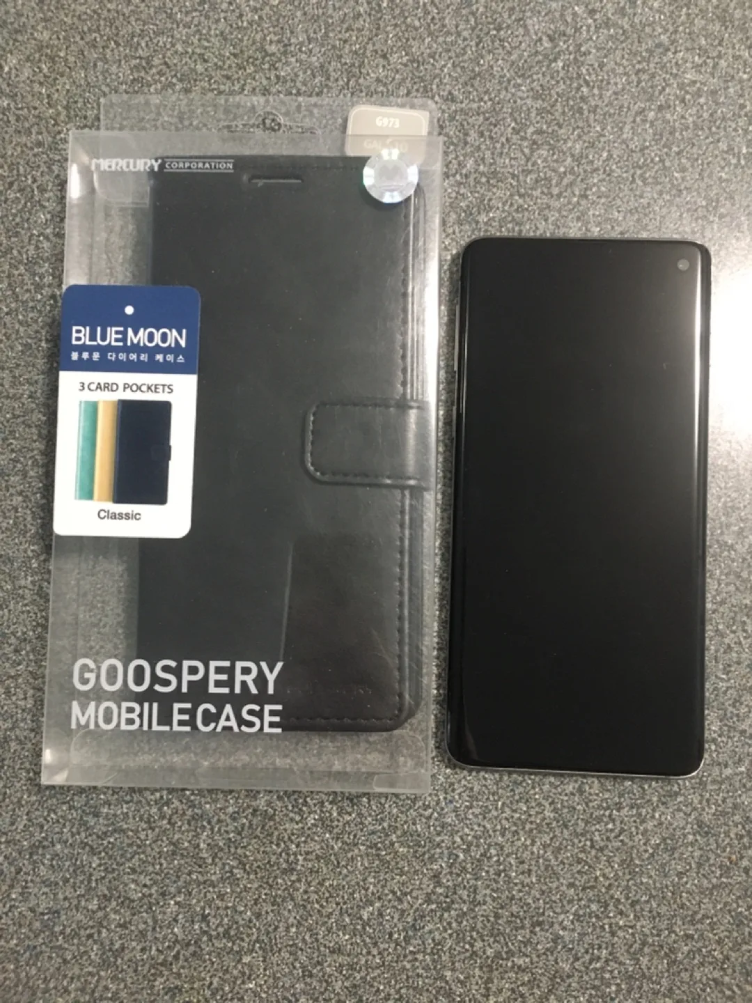 Samsung galaxy s10 (used/unlocked) 128GB with phone case thumbnail