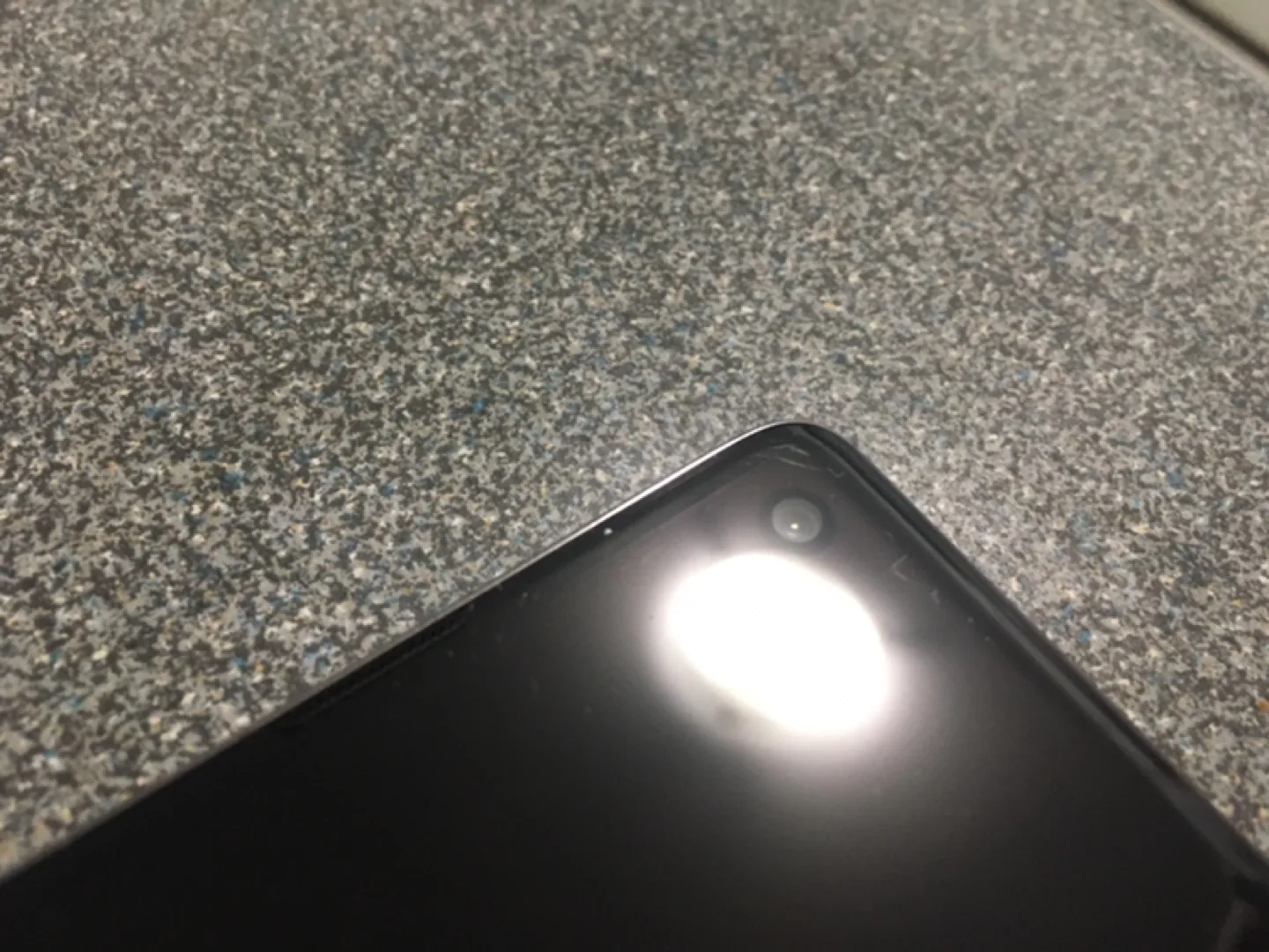 Samsung galaxy s10 (used/unlocked) 128GB with phone case image indicator(6)