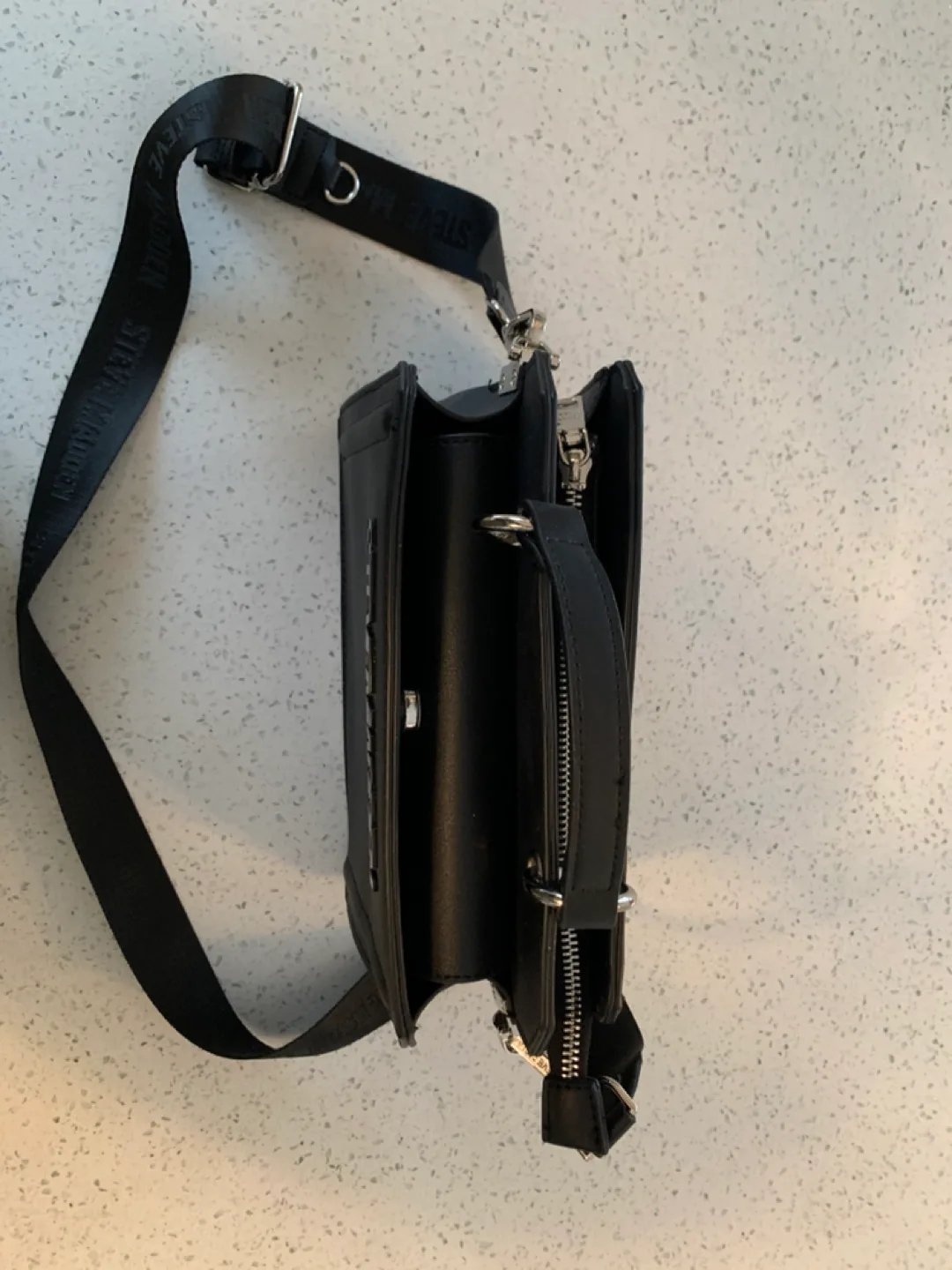 Steve Madden Black satchel handbag image indicator(3)