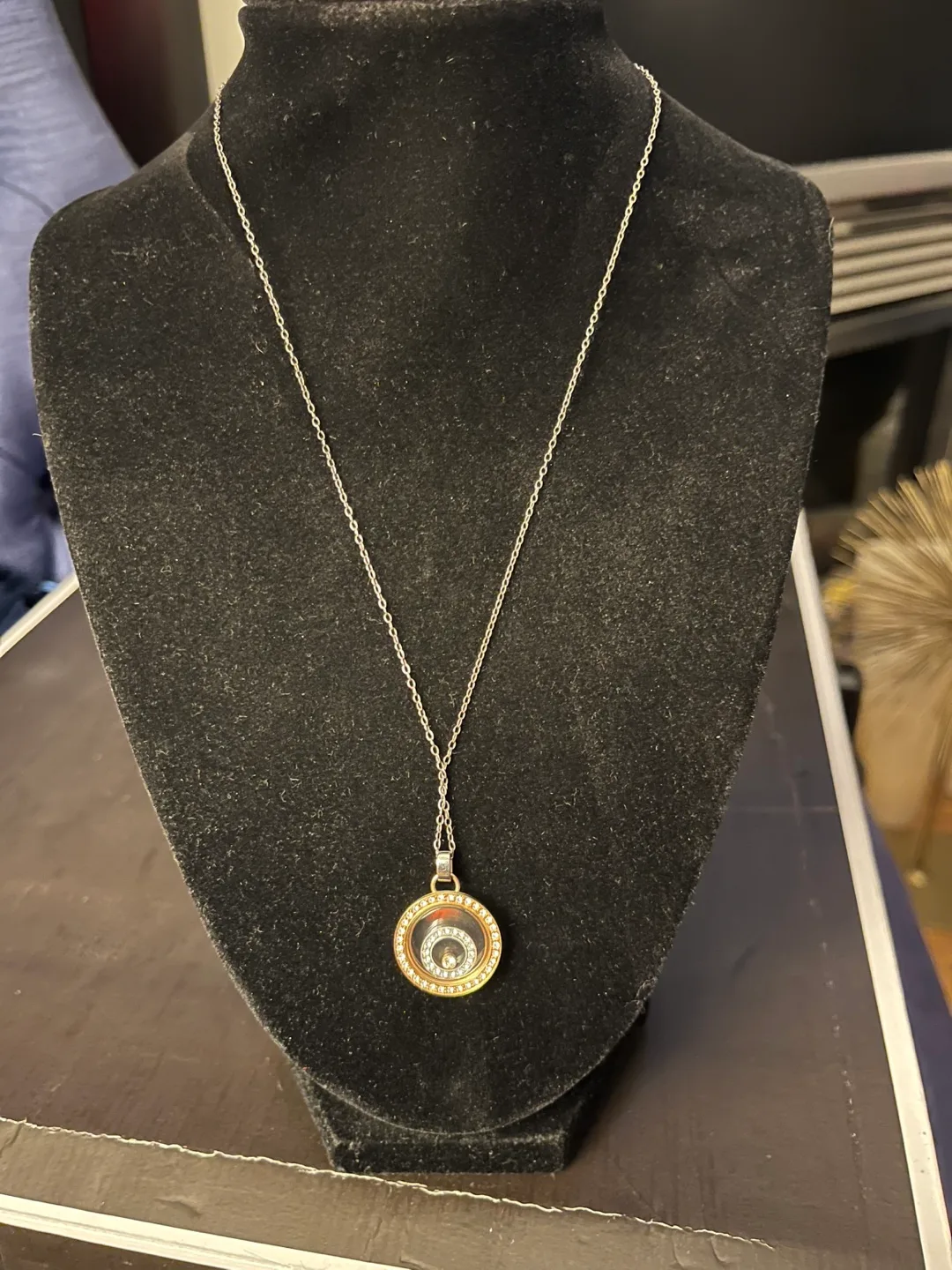 🏈 In the style of Chopard Happy Diamonds necklace image indicator(3)