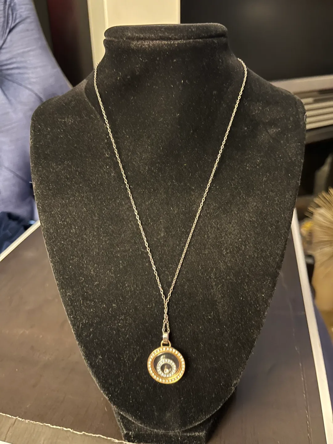 🏈 In the style of Chopard Happy Diamonds necklace image indicator(7)