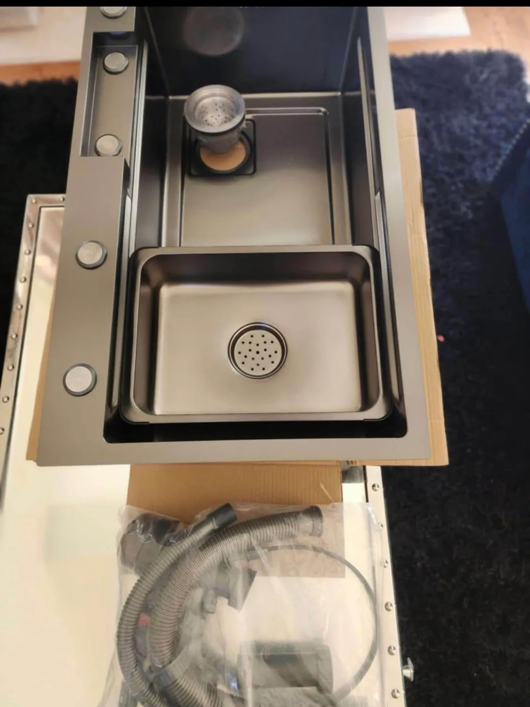 New in box large sink 29 1/2 by 17 3/4 price firm image indicator(2)