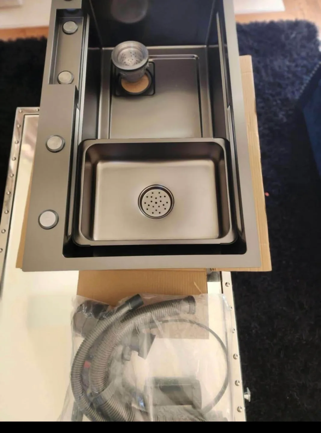 New in box large sink 29 1/2 by 17 3/4 price firm image indicator(3)