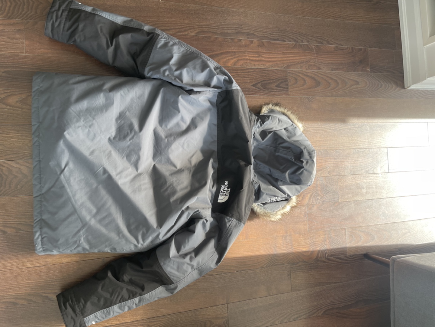 The North Face McMurdo Parka - Grey - Men's Size S - photo 2