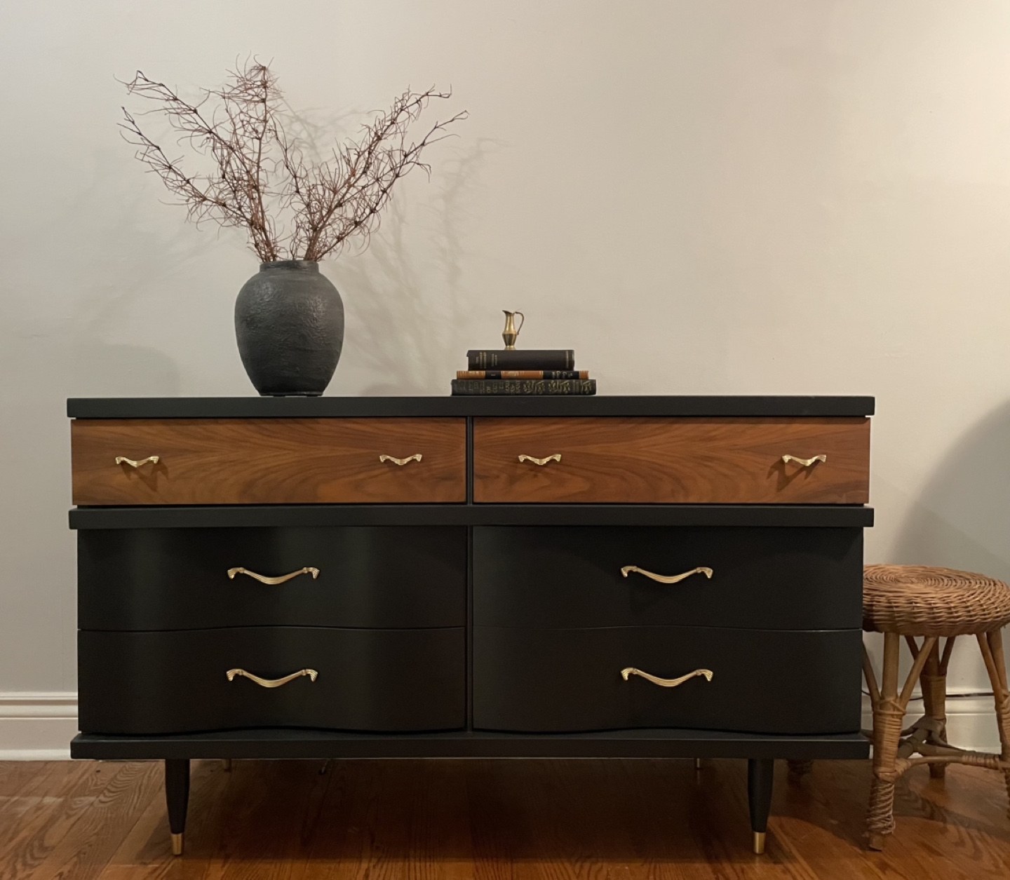 Mid Century Modern Dresser/Sideboard