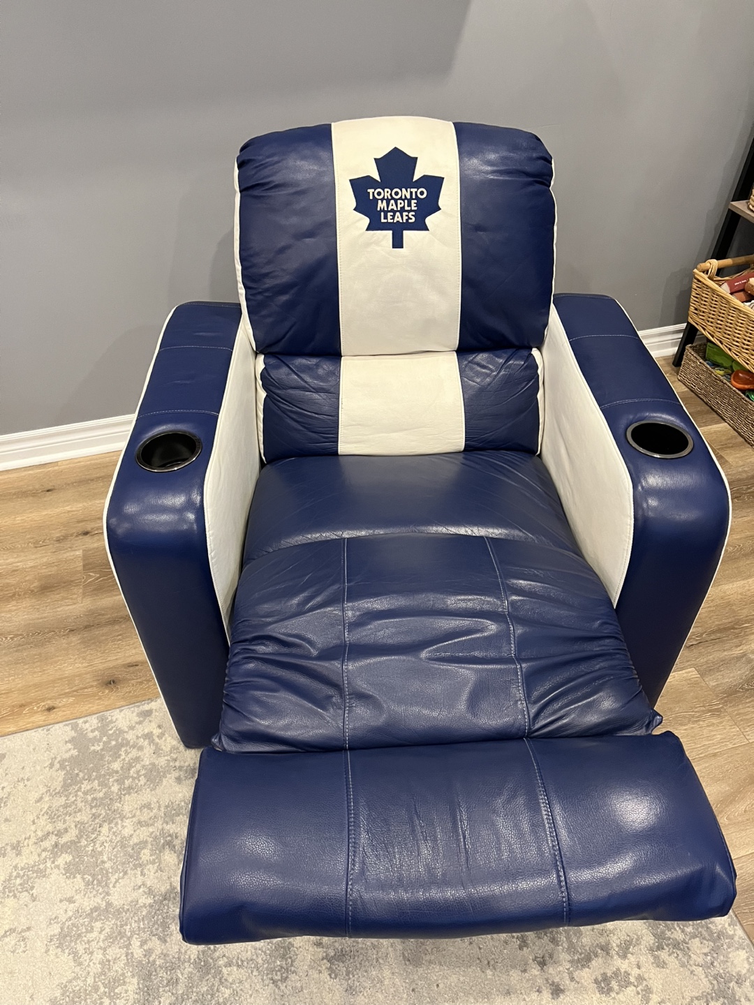 Toronto Maple Leafs Recliner Chair - photo 3