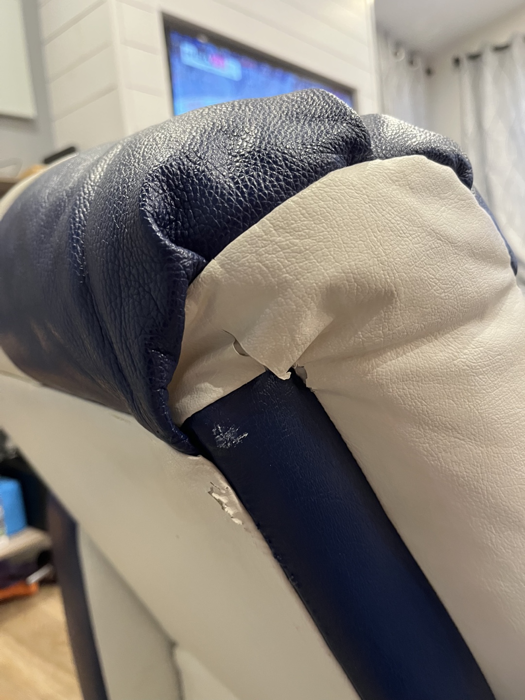 Toronto Maple Leafs Recliner Chair - photo 5