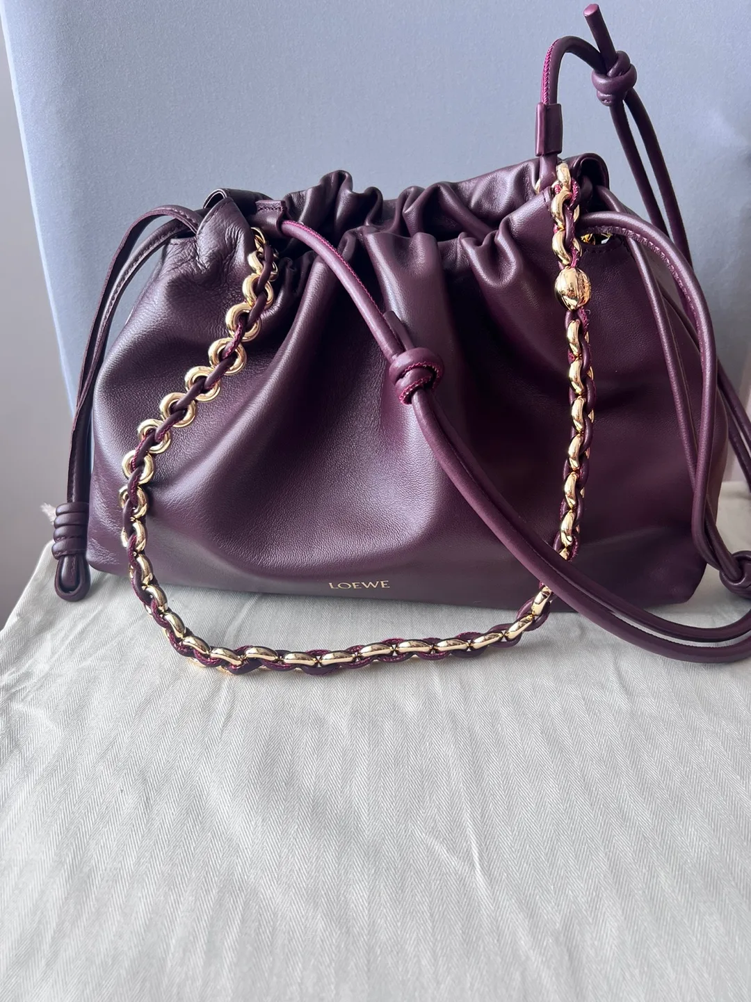 LOEWE Flamenco Bag in Burgundy Leather image indicator(3)