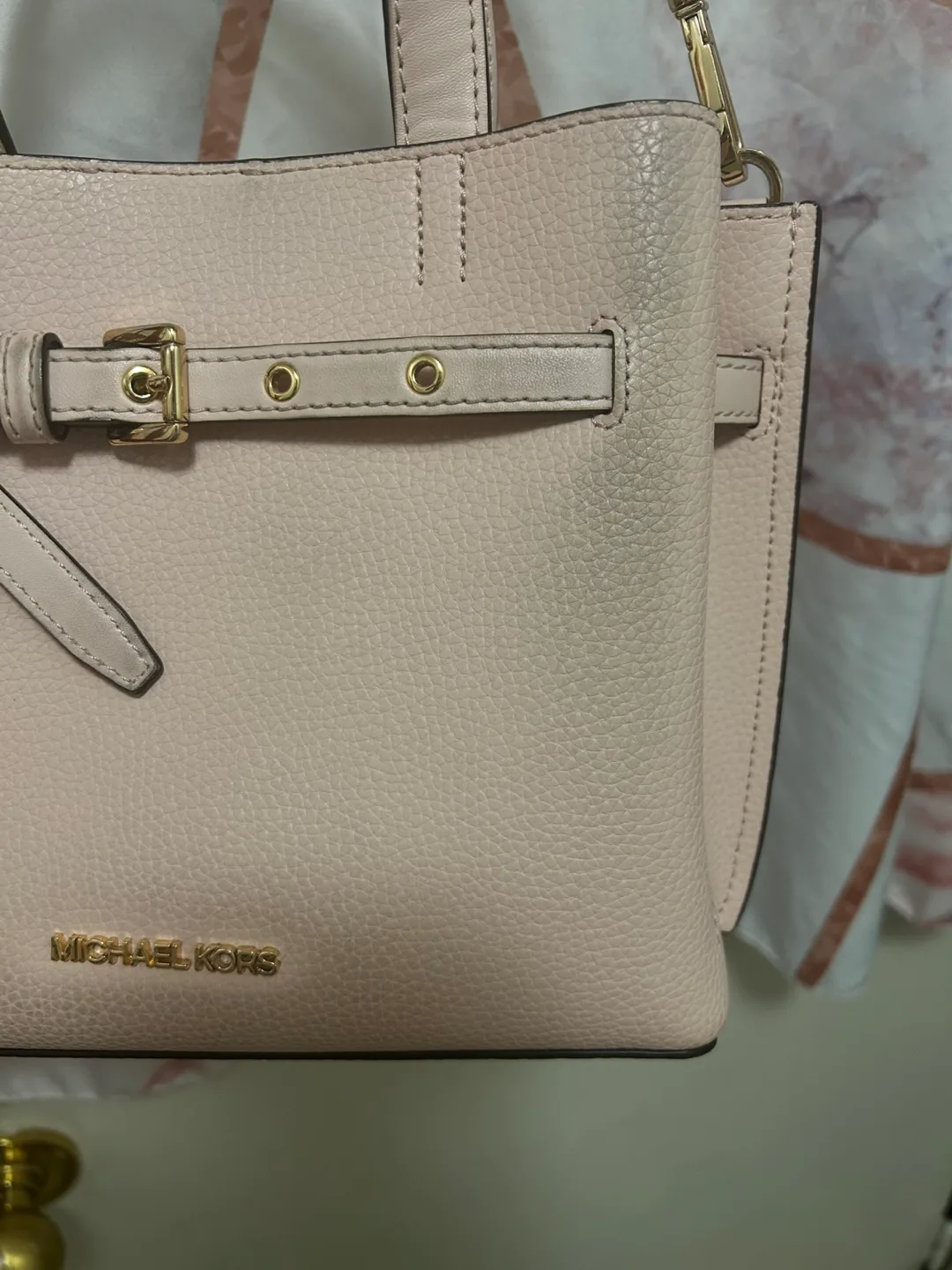 Michael Kors Pink Leather Handbag image indicator(6)