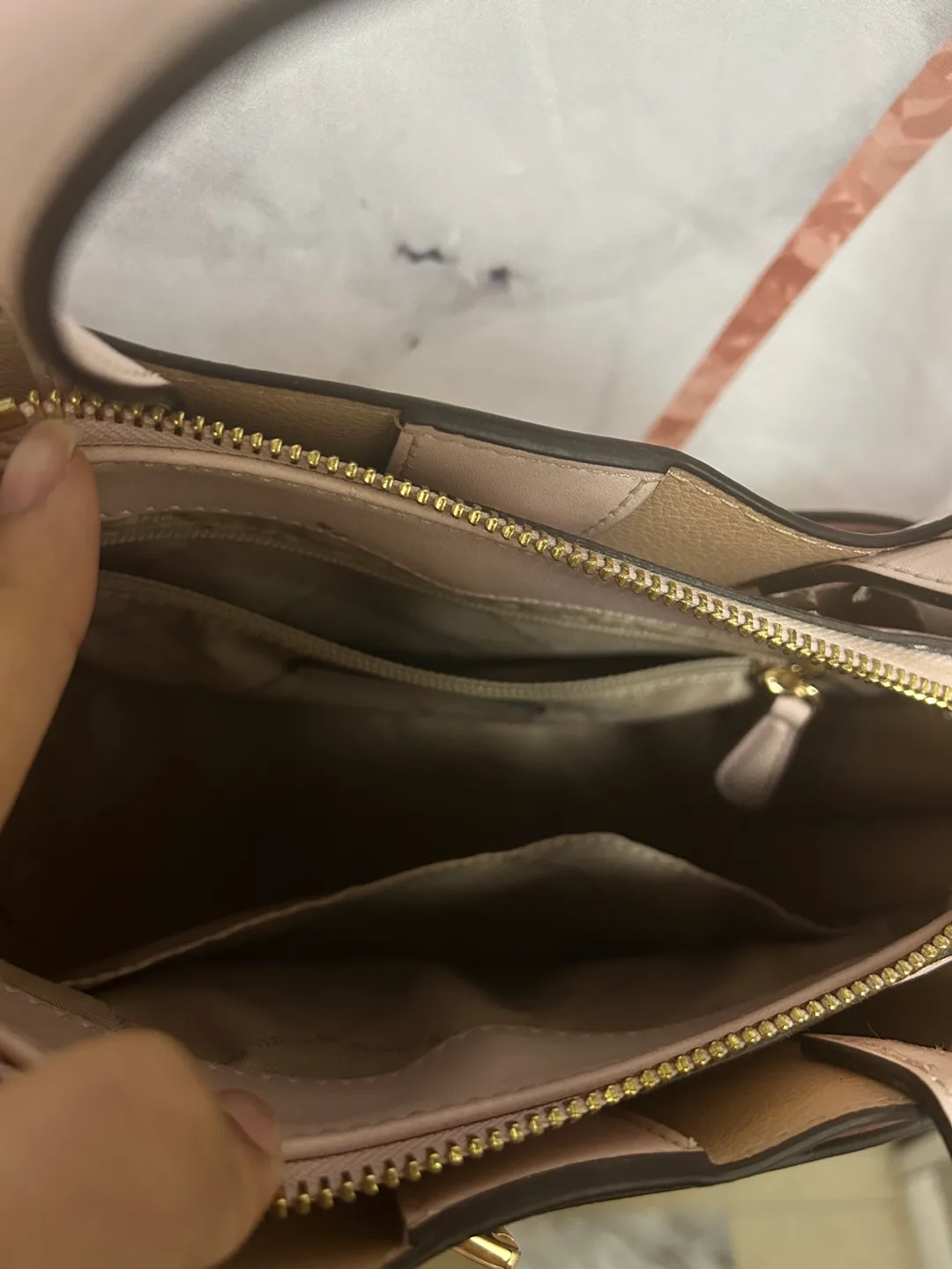 Michael Kors Pink Leather Handbag image indicator(3)