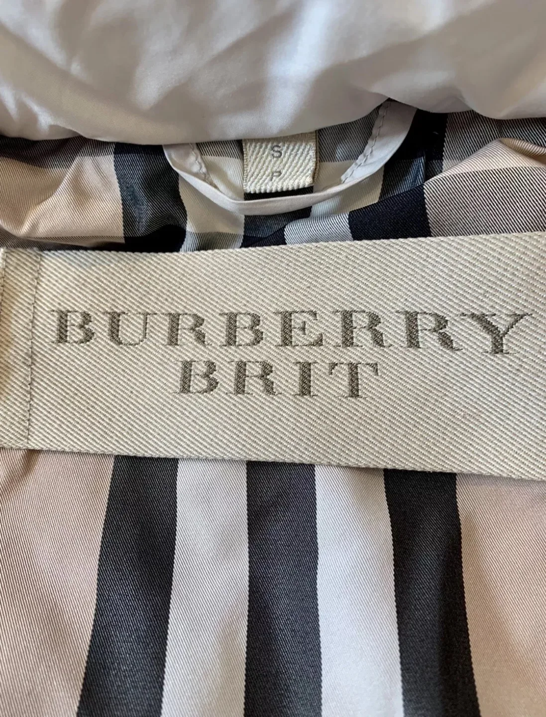 Burberry Cream Quilted Jacket image indicator(8)