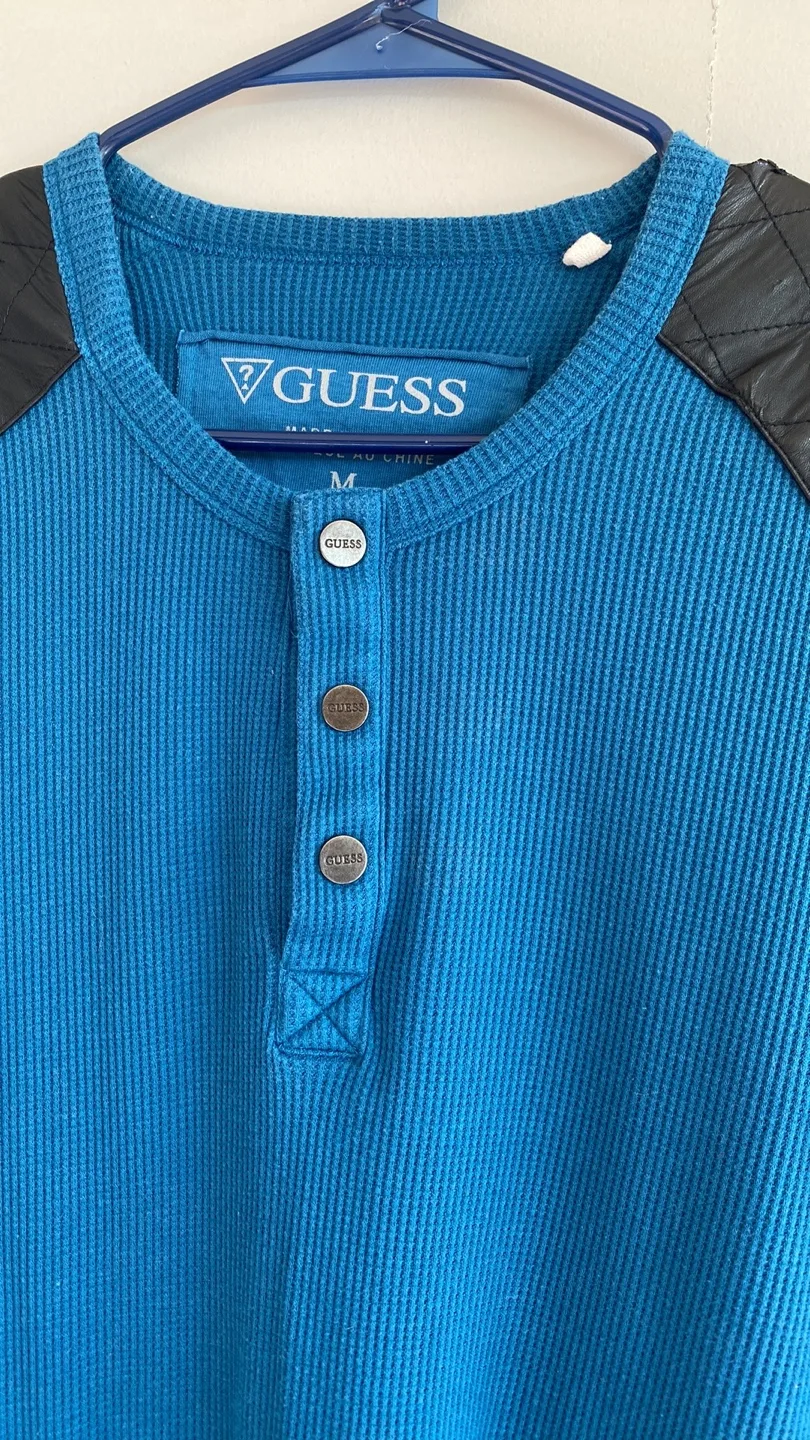 G by GUESS Men's Kolby Thermal Henley Tee (medium) 🏈 image indicator(4)