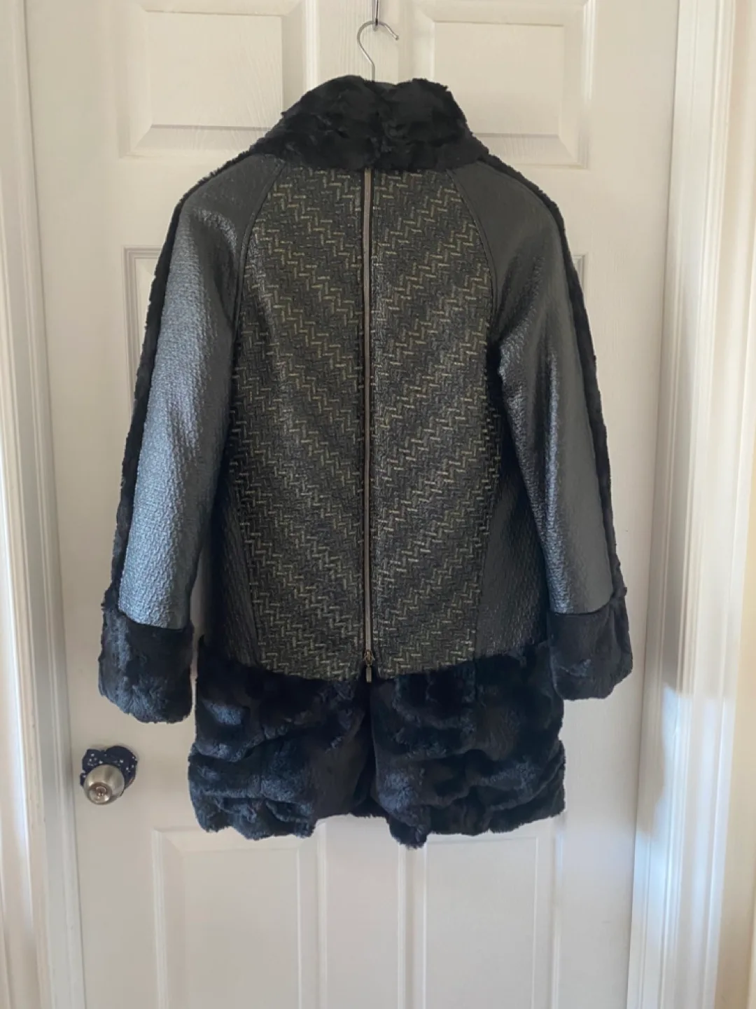 Elisa Caberti Sono Italino Faux Fur Trim Coat image indicator(5)