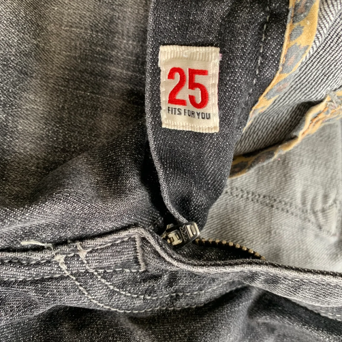 Made in Italy Women's Denim Shorts image indicator(3)