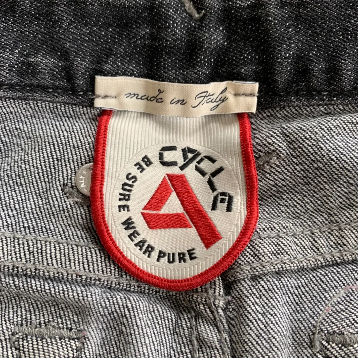 Made in Italy Women's Denim Shorts image indicator(5)