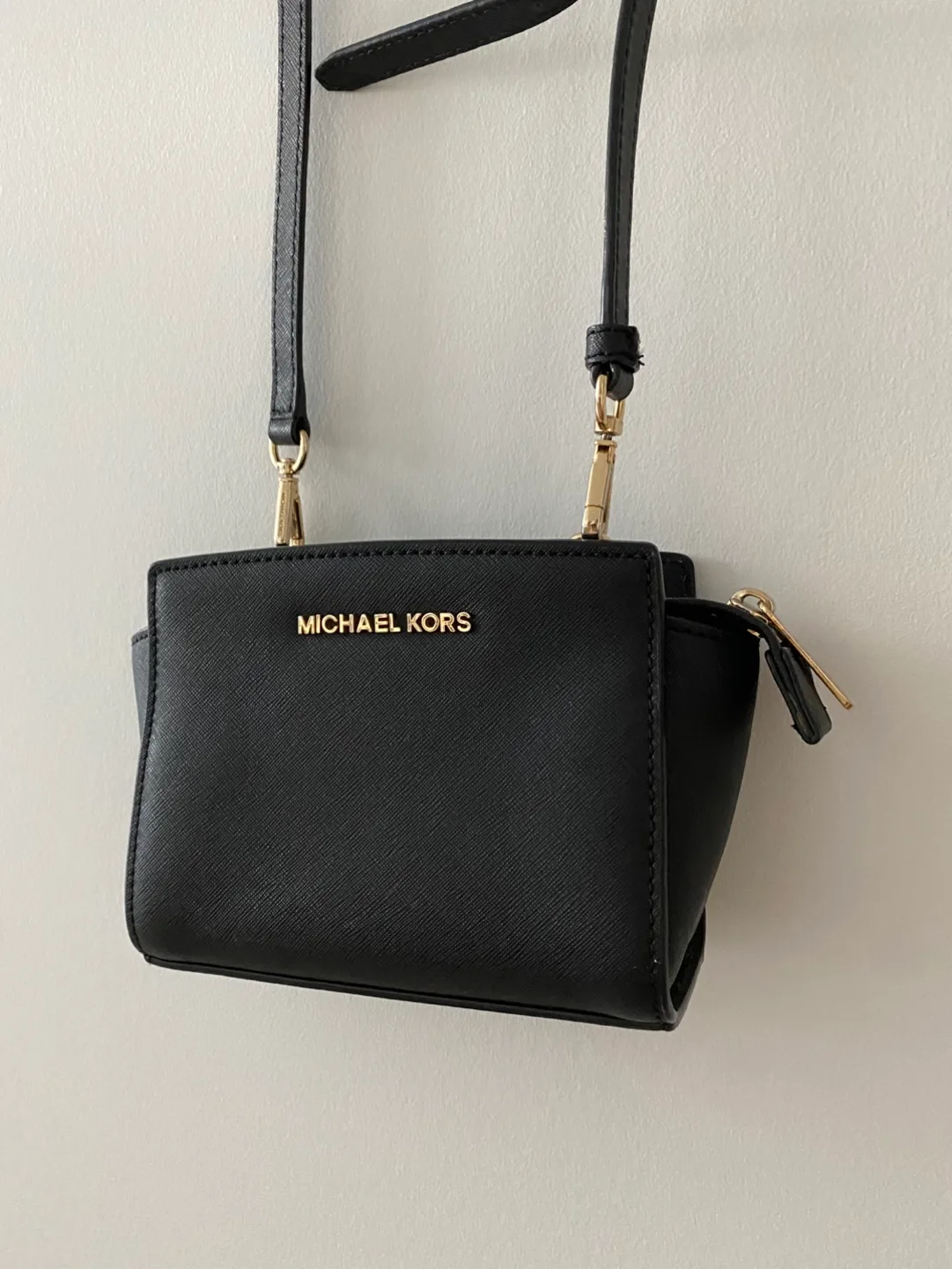 Michael Kors Black Mini Crossbody Bag image indicator(2)