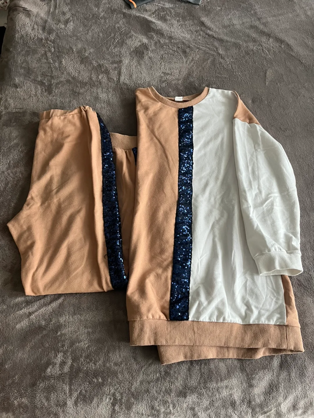 Girls' Clothing Bundle - Size 12-16 image indicator(5)