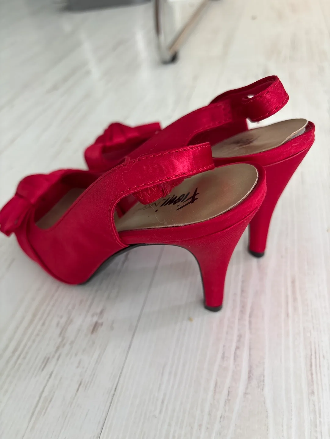 Red Satin Slingback Heels image indicator(2)