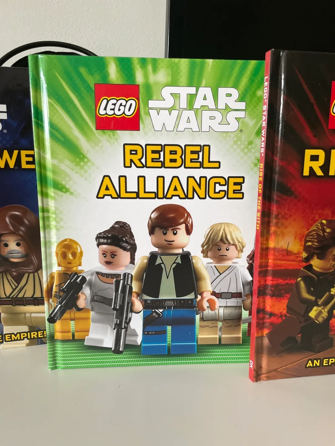 Lot of 7 LEGO Star Wars Books image indicator(3)