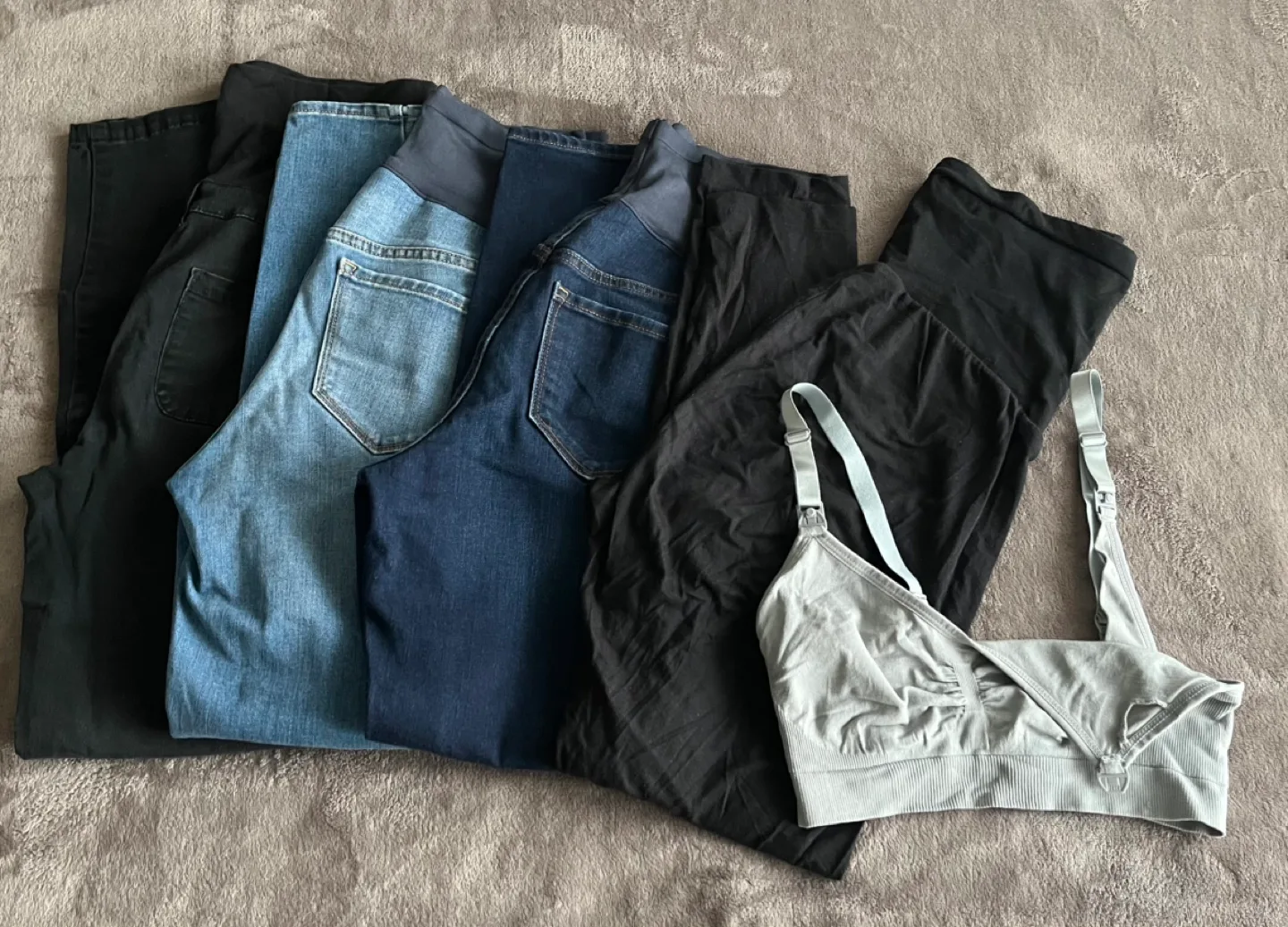 Maternity Bundle: Jeans, Leggings & Nursing Bra