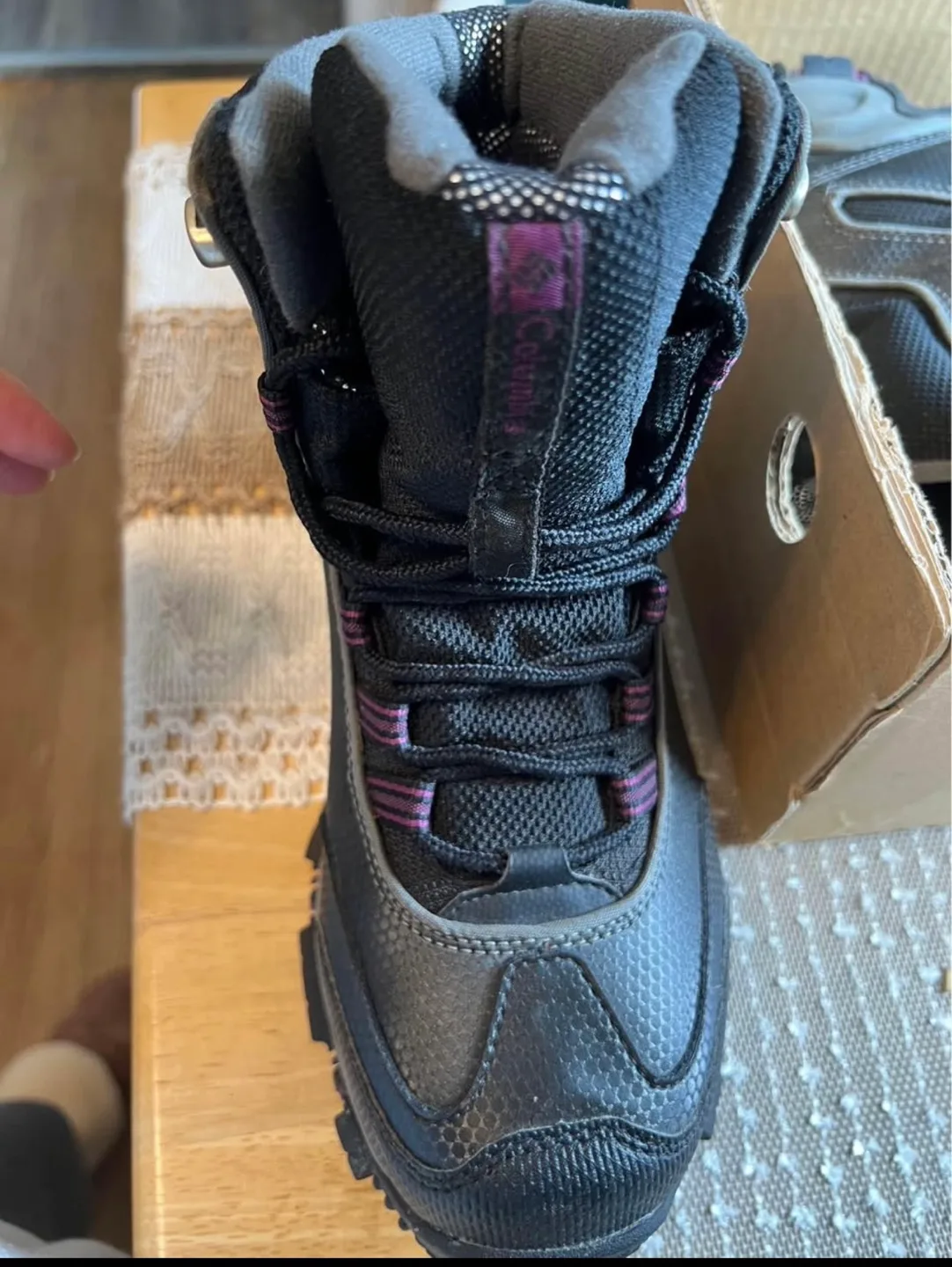 🏈 Columbia Women's Liftop Omni-Heat Winter Boots - Size 6 image indicator(5)