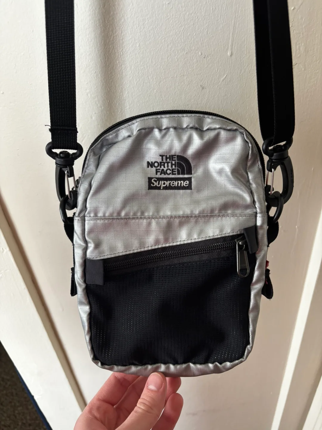 SS18 Supreme The North Face Metallic Shoulder Bag image indicator(2)