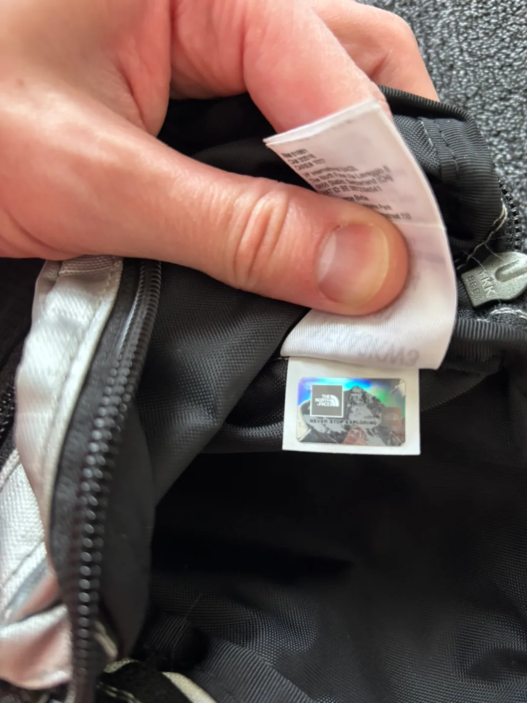 SS18 Supreme The North Face Metallic Shoulder Bag image indicator(6)