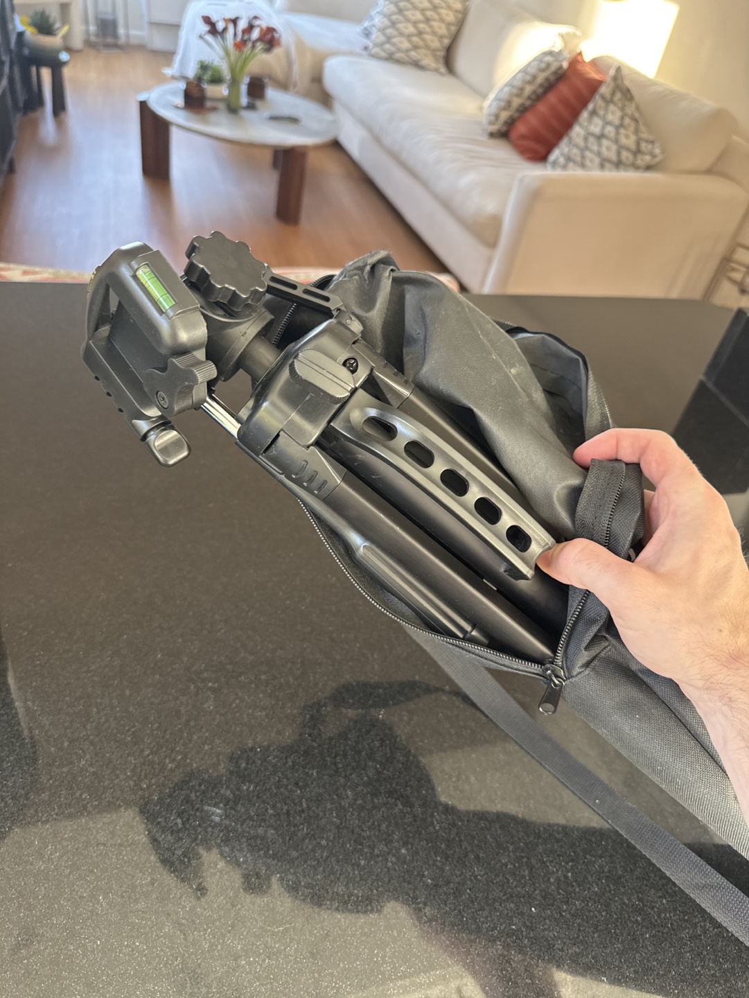 Large targus tripod with carrying bag - photo 2